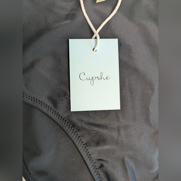 Cupshe New Swimsuit Bikini Bottom Size Medium Black High Rise - Picture 3 of 7